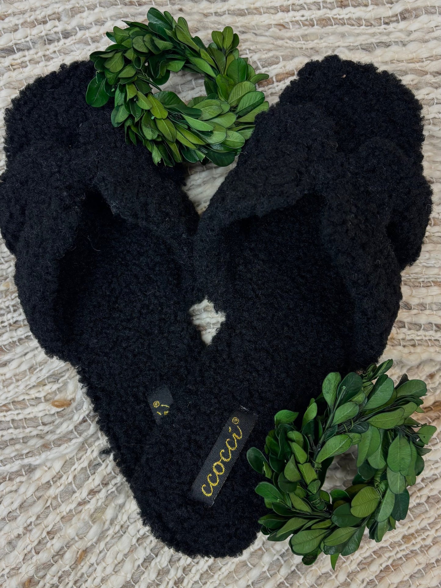 WOMEN'S COZY SLIPPER IN BLACK