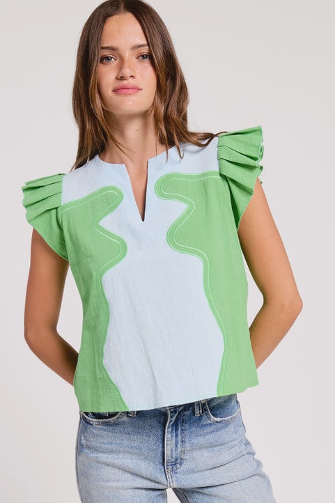 WOMENS  WAVY FLUTTER TOP IN GREEN