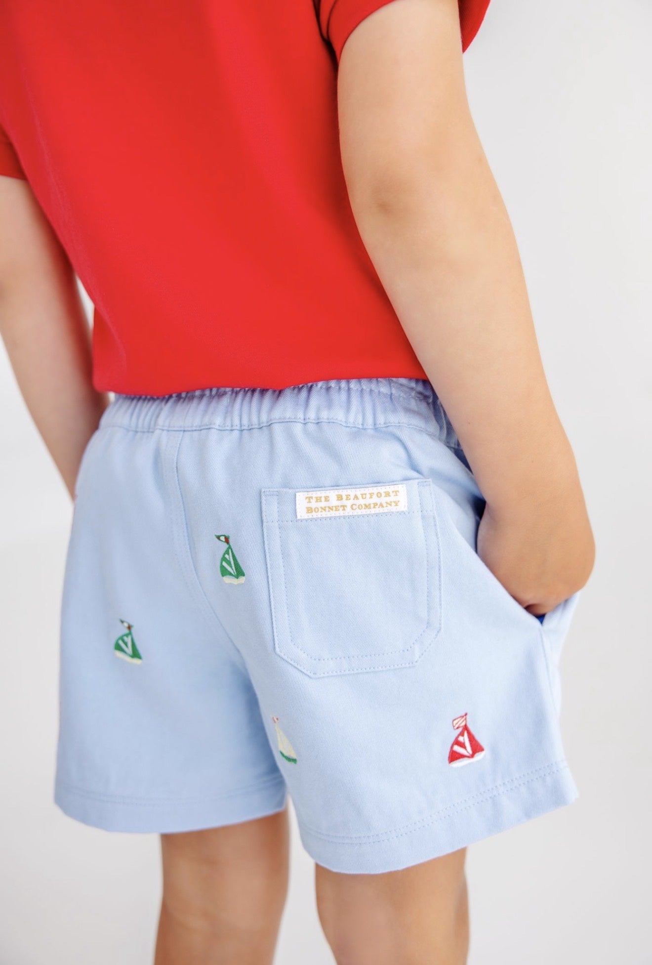 CHILDRENS CRITTER SHORTS IN SAILBAOT