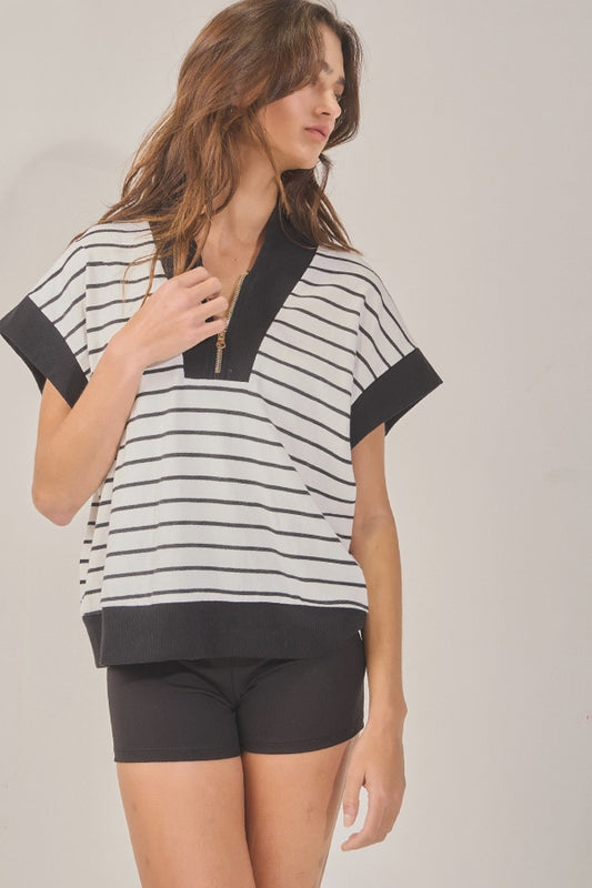 WOMENS SHORT SLEEVE ZIP UP KNIT TOP