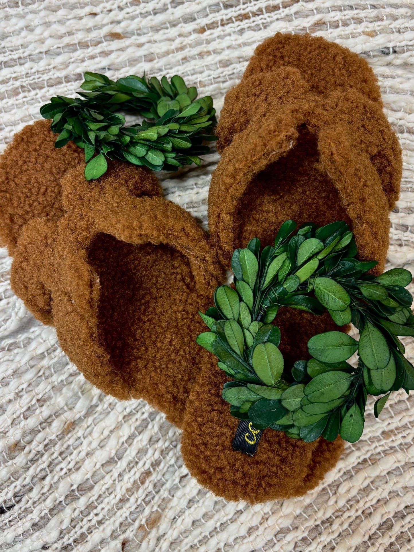 WOMENS COMFY SLIPPER IN BROWN